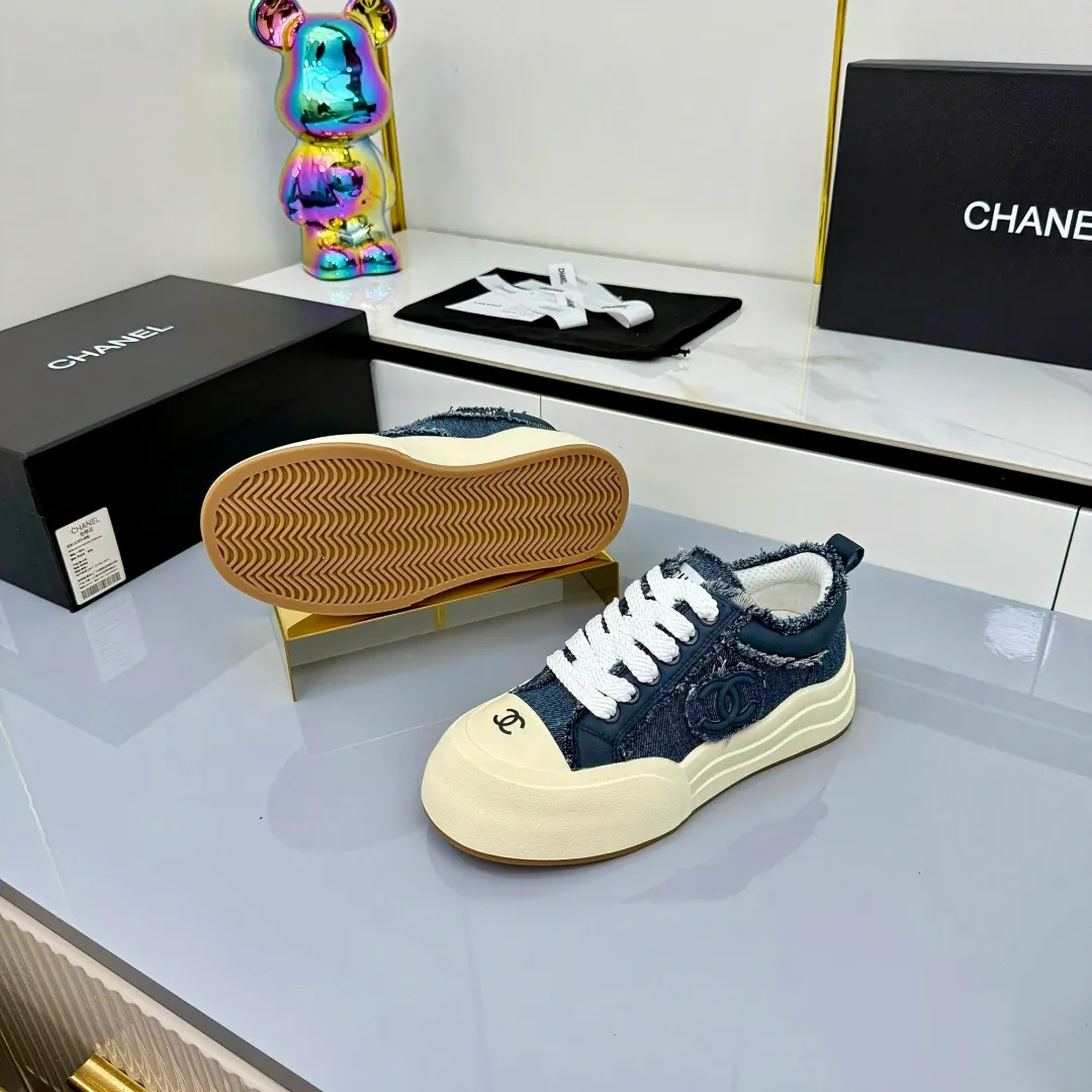 👟👟Ex-factory price 620👟👟 Chanel bread shoes ~ original calfskin panda shoes Chanel 25C latest hot style panda black and white sports shoes casual sneakers Xiaoxiang hot item classic black and white panda color coco girls must pay Fabric: original custom mixed sheepskin lining: original imported breathable mesh lining outsole: Original molded rubber + TPU combination Size: Women's 35-41 Buy now👉